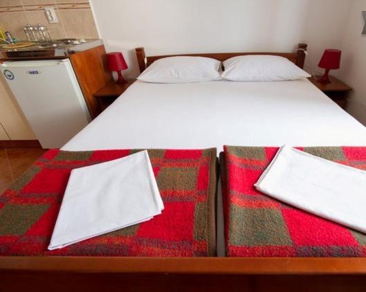 Apartments & Rooms M Petrovac Szoba fotó