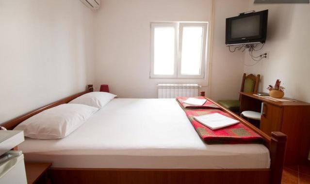 Apartments & Rooms M Petrovac Szoba fotó