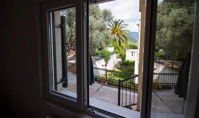 Apartments & Rooms M Petrovac Kültér fotó