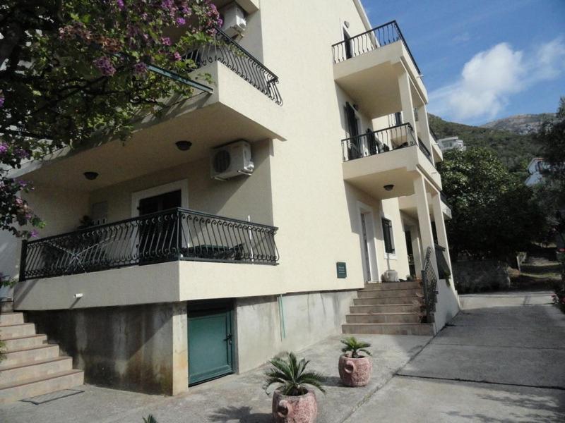 Apartments & Rooms M Petrovac Kültér fotó
